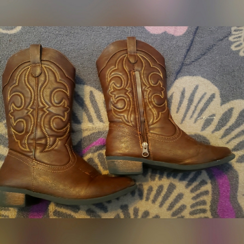 Girls size 4 cowboy boots